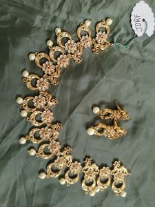 Beautiful Gold-Plated Kundan Jewellery Set