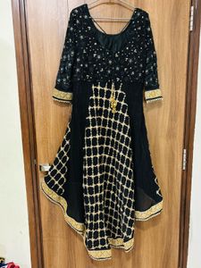 Elegant Black Floral Embroidered Lehenga