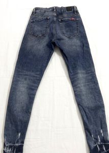 Distressed Skinny Jeans