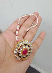 Kundan Maang Tikka