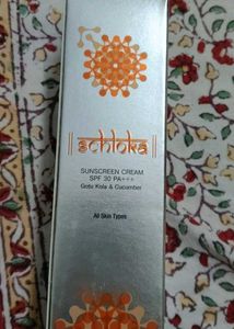 Scholoka Sunscreen Cream SPF 30