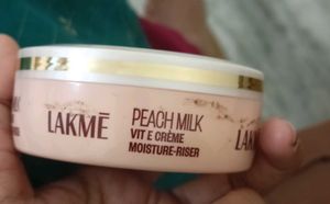 Lakme Peach Milk Vit E Creme