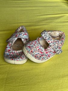 NEXT shoe (kids) size 3 to 9 month