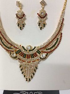 Exquisite Kundan &amp; Stone Necklace Set