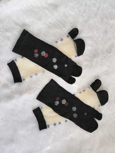 ❤ Nice stylish Shoes &amp; 4-Socks😍