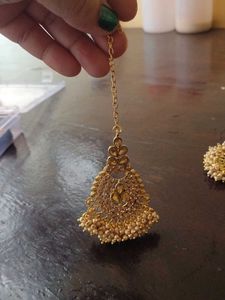 Exquisite Kundan &amp; Pearl Jewellery Set