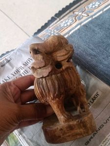 antique show piece ( wooden)