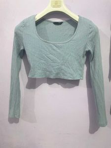 Ribbed Cropped Long Sleeve Top
