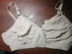 Cream Embroidered Everyday Bra