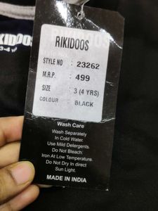 Rikidoos Black Sweatshirt with Striped Sleeves