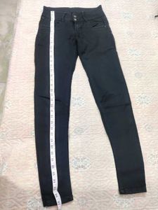 Black High-Waisted Jeans