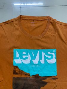 Levi’s Men Tshirt