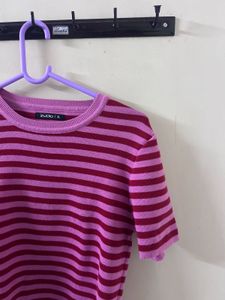 Striped crop Tee Size 34-36