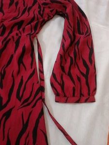 Chic Red Tiger Print Dress