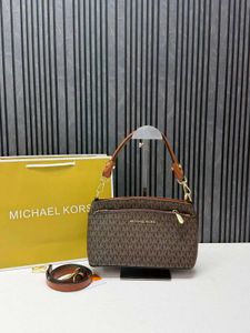 Micheal kors slingbags