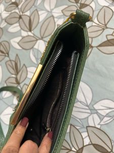 Chic Green Croc Embossed Chain Bag