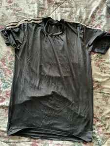 Adidas T-Shirt
