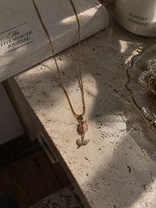 Chic Tulip Pendant Necklace