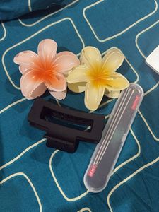 Cute Flower Hair Clips & Pimple Extractor Set