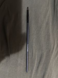 MAC Precision Brush