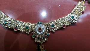 Elegant Gold-Toned Necklace Set with Stones