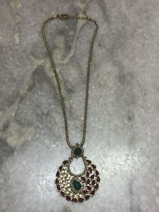 Elegant Indian Necklace with Gemstones