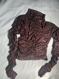 Chic Ruched Leopard Print Top