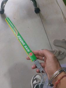 hand saw cutter (so sharp)