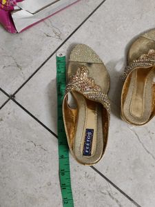 Gold party wear slippers