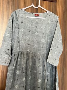 Negen Brand Feeding Gown