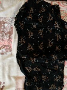 Cozy Black Pyjama Set with Retro Space Print
