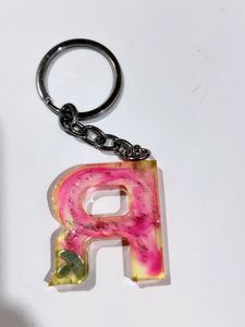 R initial Keychain