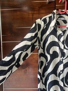 Stylish Black &amp; White Swirl Print Shirt