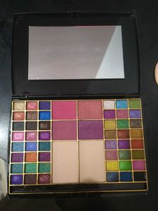 Professional Eyeshadow & Face Palette