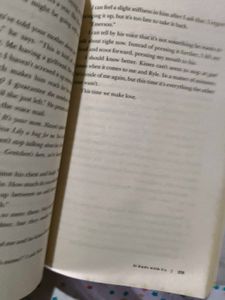It Ends With Us by Colleen Hoover