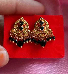 New Black Bead Earings