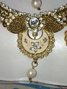 Elegant White, cream &amp; Golden Jewellery Set