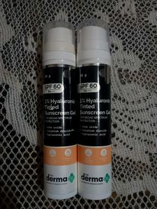 The Derma Co 1% Hyaluronic Tinted Sunscreen