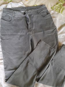 FCUK GREY SKINNY JEANS 👖