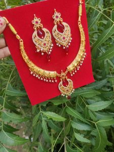 Stunning Red Stone Gold Plated Necklace Set