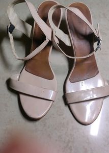 Nude color sandal
