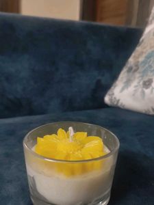 Decorative Flower Jar Candle with mint fragrance