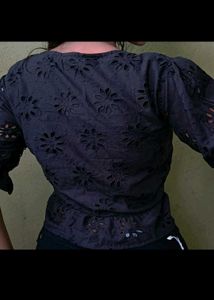 Chic Black Broderie Anglaise Crop Top
