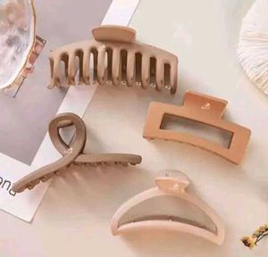 Set of 4 Matte Hair Claw Clips