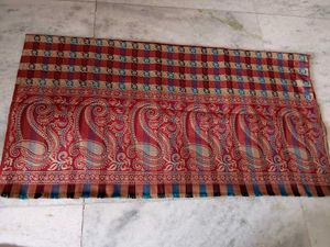 Brand New Elegant Paisley &amp; Plaid Shawl