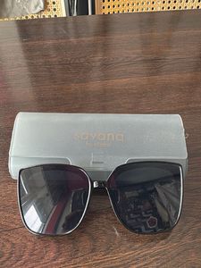 Stylish Black Square Sunglasses with Case