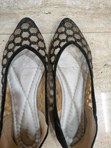 Stylish Black Flats