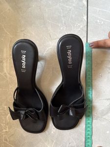 Chic Black Bow Heeled Sandals