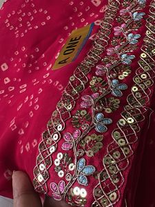 Raspberry pink Embellished Bandhani Saree