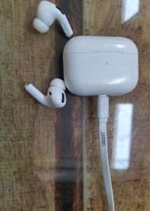 Apple earbuds